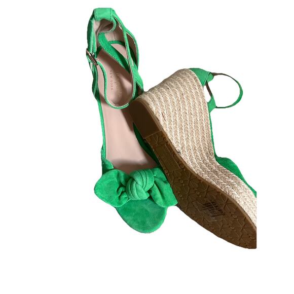 Kate Spade Green Wedge Heels With Bow | 8.5 - Picture 4 of 4
